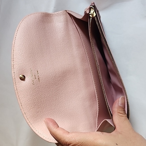 Authentic Louis Vuitton Caissa Damier Wallet - Picture 5 of 12